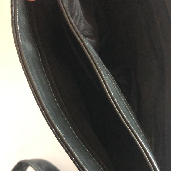 Woman’s Y2k Black leather SAS classy medium handbag purse - Picture 11 of 12